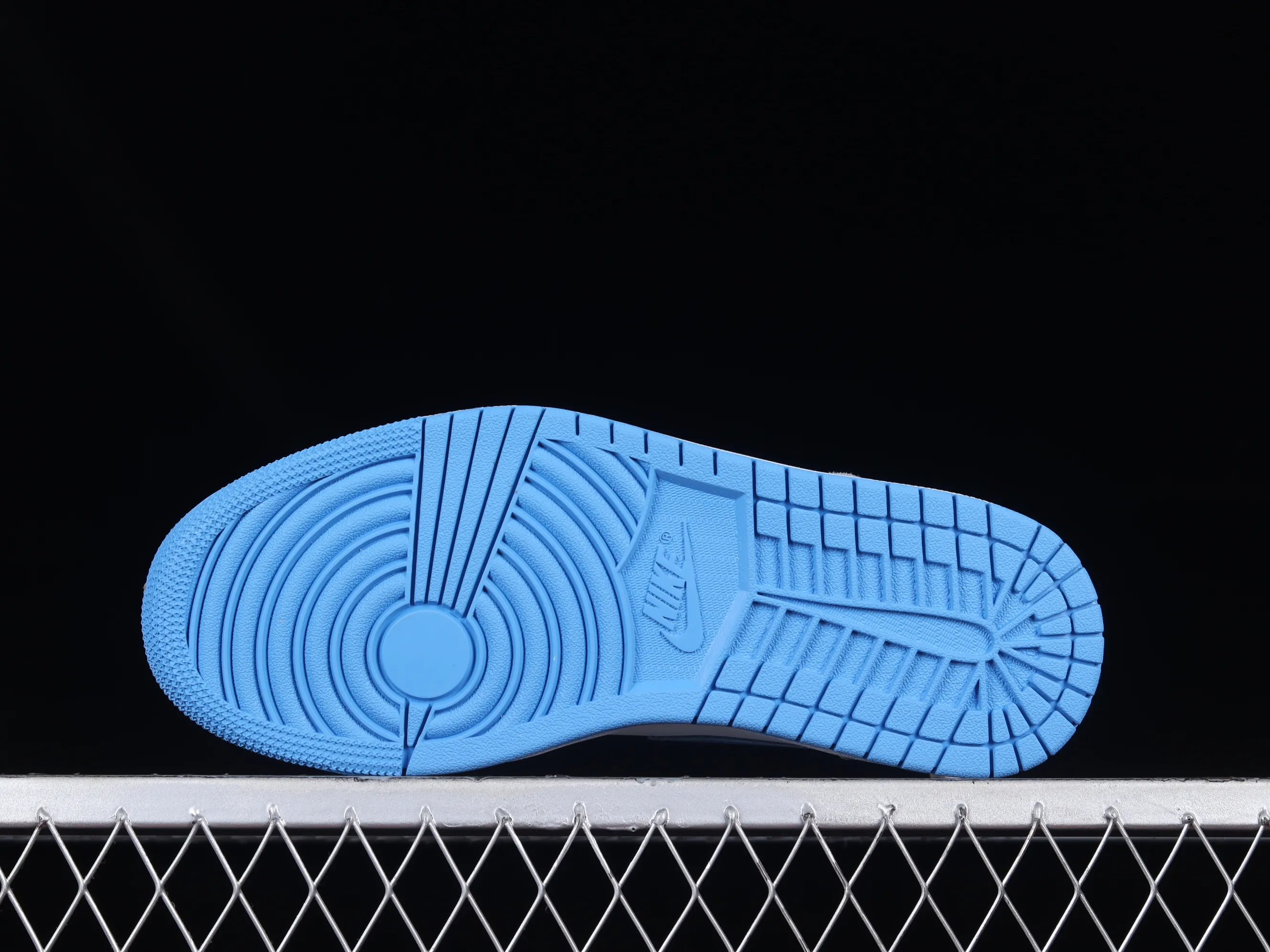 All categories Air Jordan Jordan series basketball shoes Air Jordan 1 Mid Air Jordan 1 Mid "University Blue" AJ1 Joe 1 gray North Carolina color China basketball shoes DX9276-100